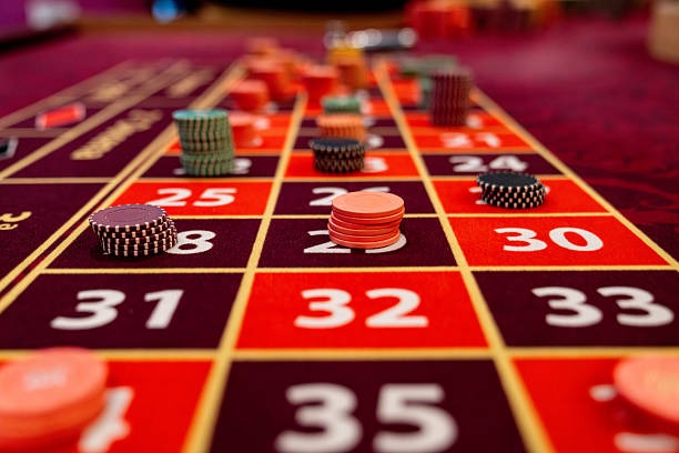 Capsa Susun table lobby with multiple game options